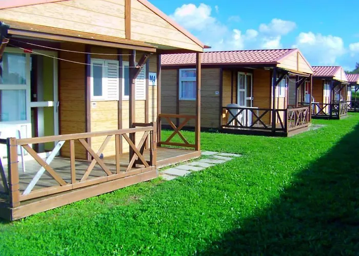 Hotel de praia: Parque De Campismo Da Ilha Do Pessegueiro